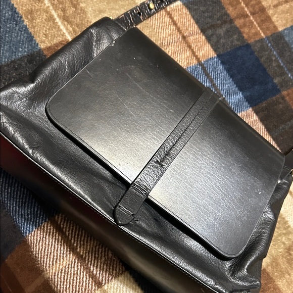 Kelsi Dagger Black Leather Shoulder Bag - Picture 4 of 12